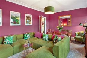 The Olive Suite - 3 bedroom - Free Parking